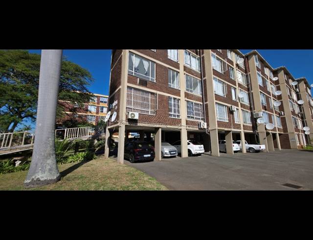 2 BEDROOM APARTMENT FOR SALE IN WINDERMERE